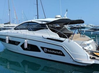 RoboMarkets boat