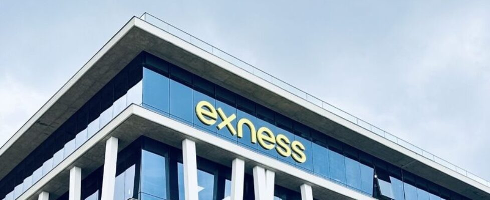 Exness building new logo