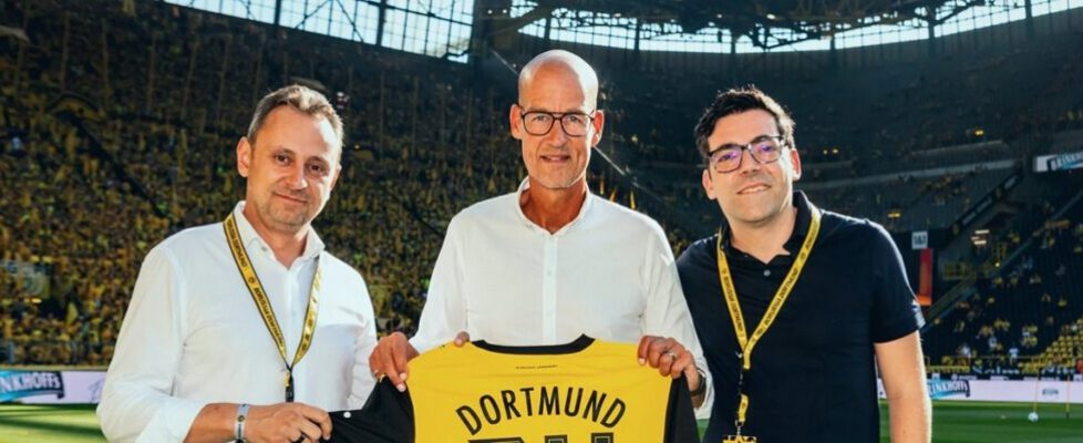 NAGA sponsors Borussia Dortmund