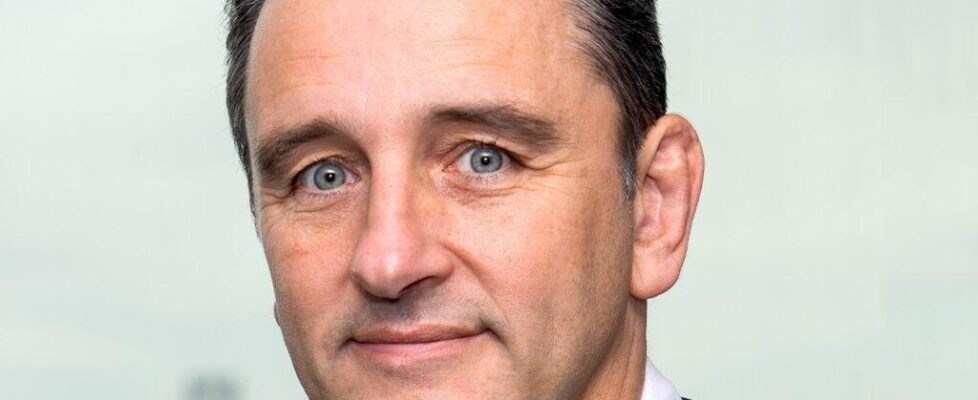 Antony_001_Portrait-Headshot