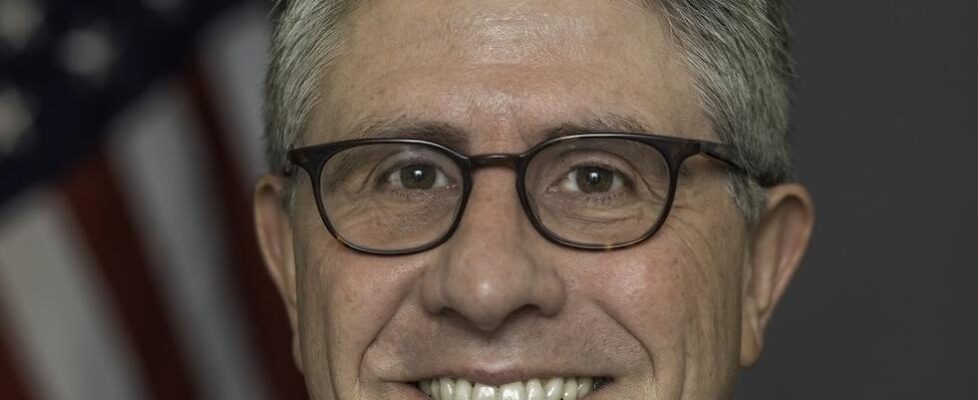 Brett_Redfearn_headshot_ID_ad9853b2d7bb