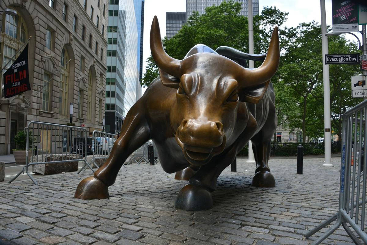 Wall Street bull