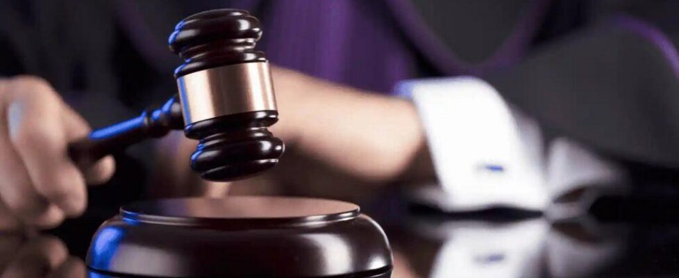 gavel_law