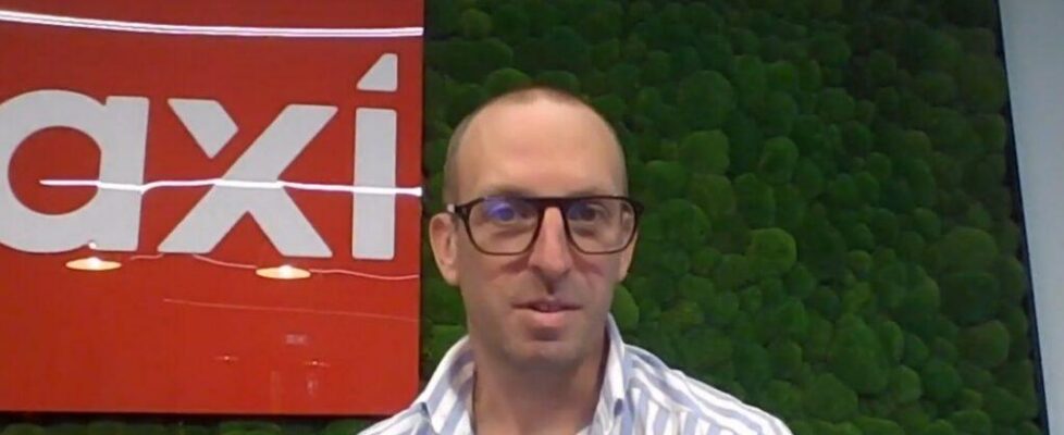 Stuart Cooke Axi
